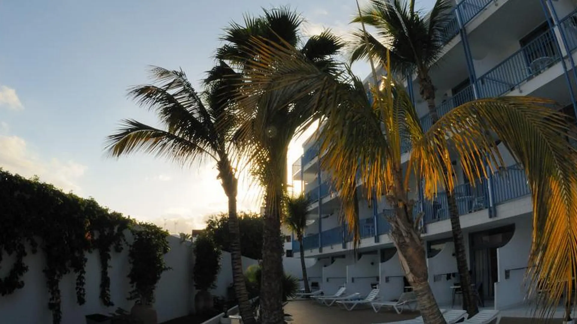 Aparthotel Costa Volcán&Spa Puerto del Carmen  2*, Puerto del Carmen (Lanzarote) Španělsko