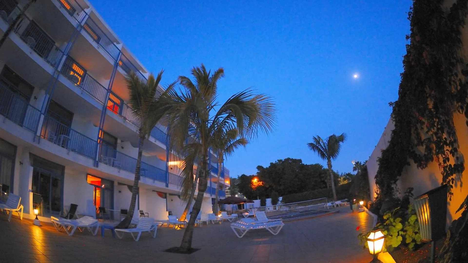 Aparthotel Costa Volcan & Spa Puerto del Carmen  2*, Puerto del Carmen (Lanzarote) Spanien